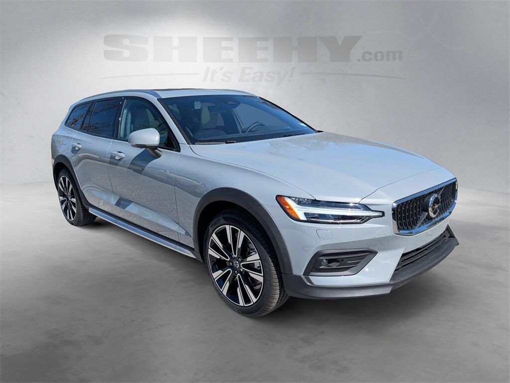 2025 Volvo V60 Cross Country B5 Ultra Hunt Valley MD