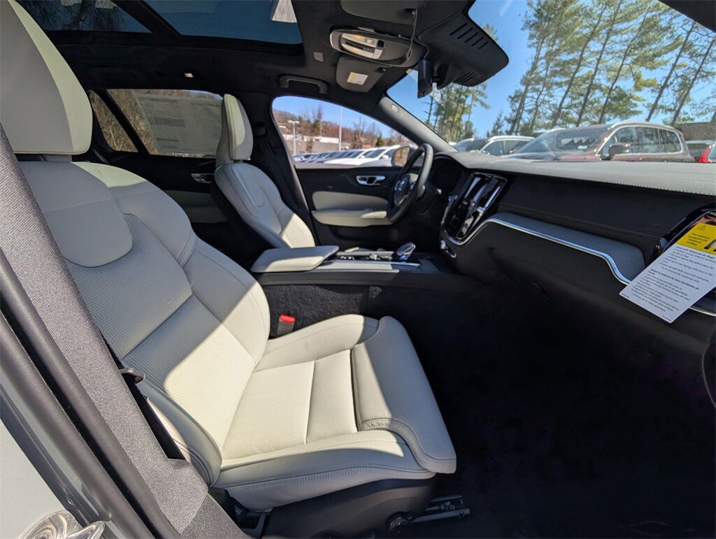 2025 Volvo V60 Cross Country B5 Ultra Hunt Valley MD