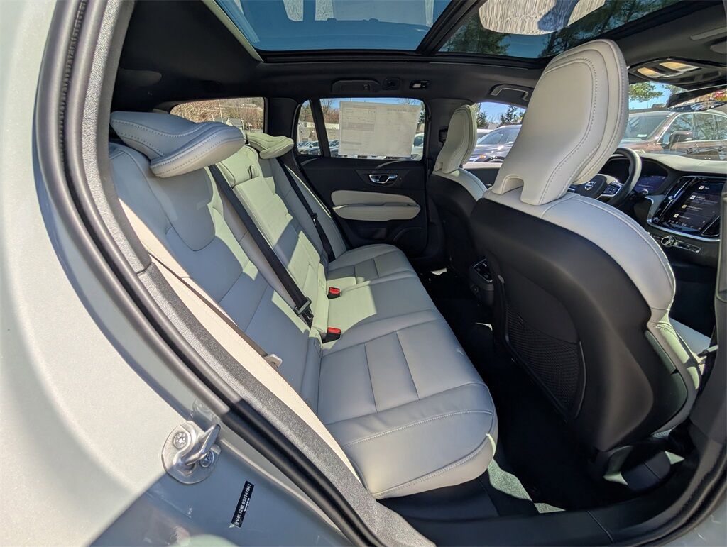 2025 Volvo V60 Cross Country B5 Ultra Hunt Valley MD