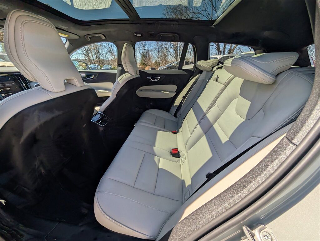 2025 Volvo V60 Cross Country B5 Ultra Hunt Valley MD