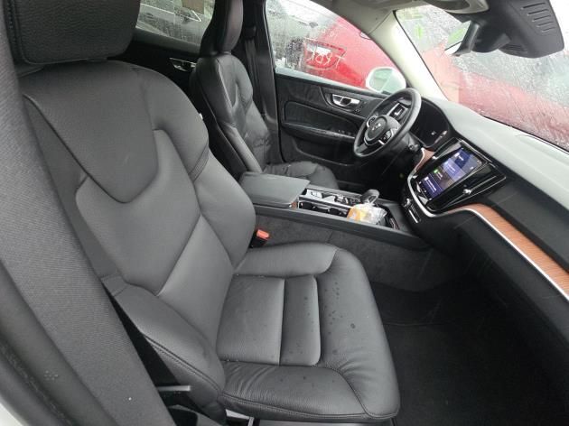 2025 Volvo V60 Cross Country B6 AWD Hybrid PLUS w/High Performance Sound * Portland OR