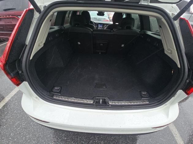 2025 Volvo V60 Cross Country B6 AWD Hybrid PLUS w/High Performance Sound * Portland OR