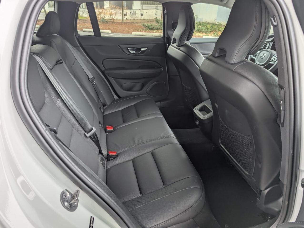 2025 Volvo V60 Cross Country B6 AWD Hybrid PLUS w/High Performance Sound, Pilot Assist, 360 Cam, 4 Heated Seats & Wheel Portland OR