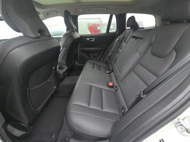 2025 Volvo V60 Cross Country B6 AWD Hybrid PLUS w/High Performance Sound, Pilot Assist, 360 Cam, 4 Heated Seats & Wheel Portland OR