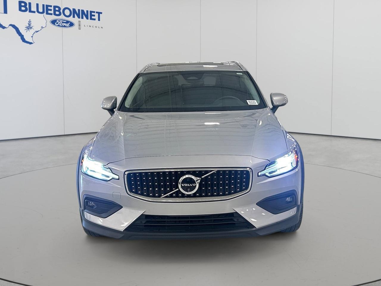 2025 Volvo V60 Cross Country Plus