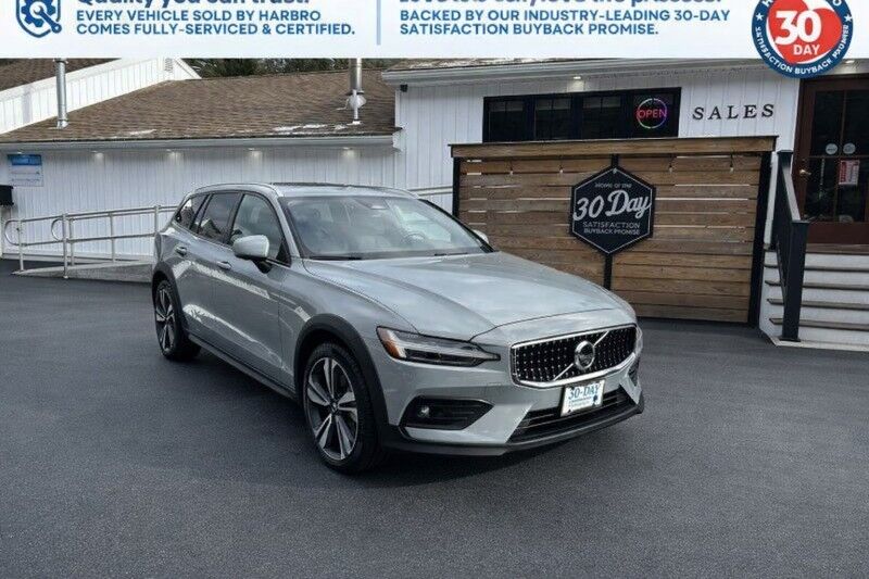 2025 Volvo V60 Cross Country Plus