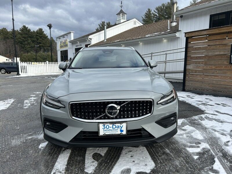 2025 Volvo V60 Cross Country Plus Webster MA