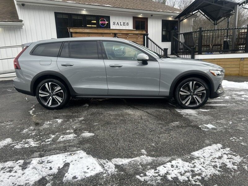 2025 Volvo V60 Cross Country Plus Webster MA