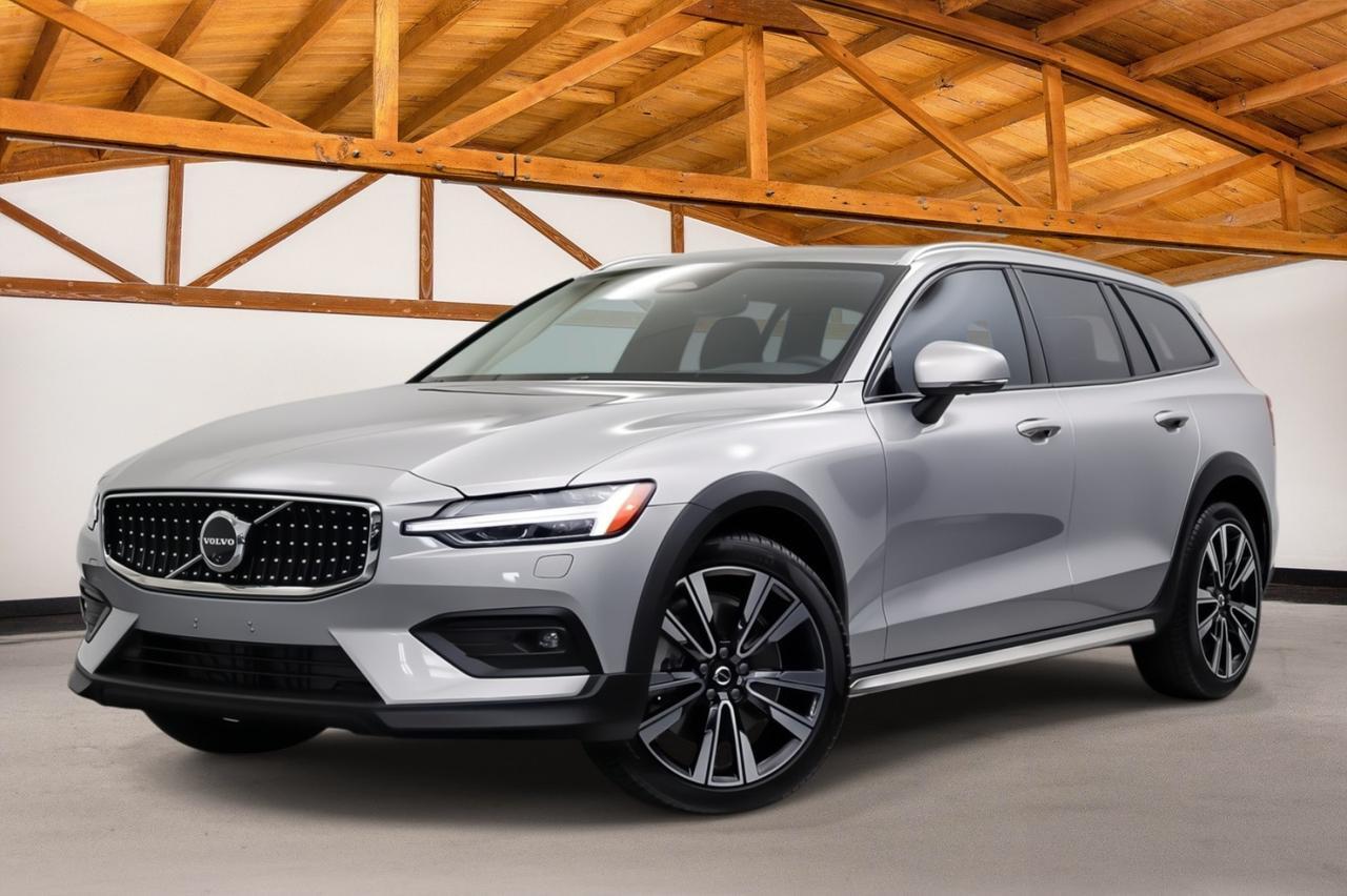 2025 Volvo V60 Cross Country B5 Ultra AWD's photo