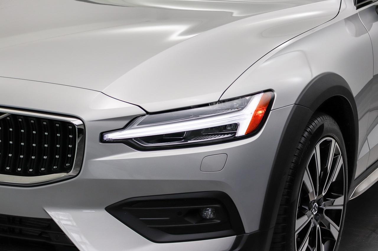 2025 Volvo V60 Cross Country Ultra Newport Beach CA