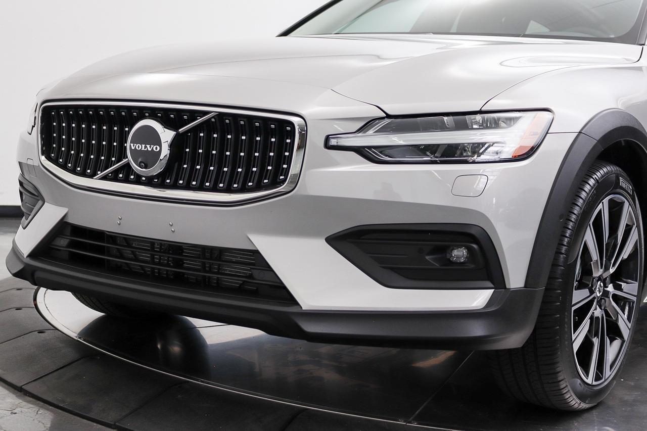 2025 Volvo V60 Cross Country Ultra Newport Beach CA