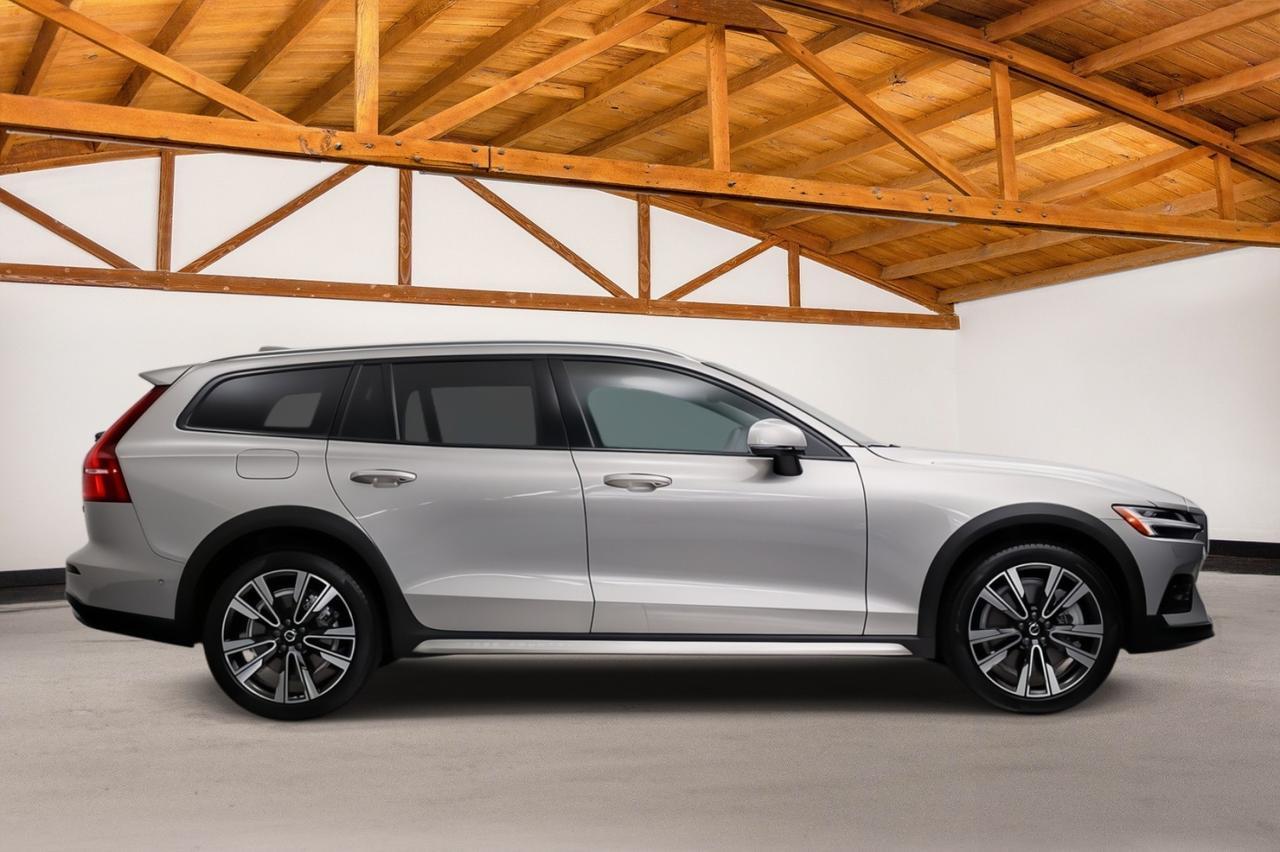 2025 Volvo V60 Cross Country Ultra Newport Beach CA