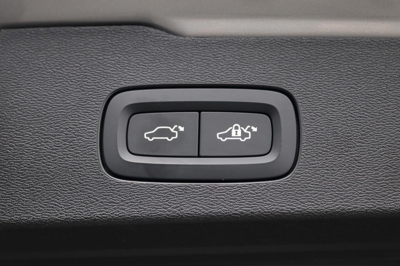 2025 Volvo V60 Cross Country Ultra Newport Beach CA