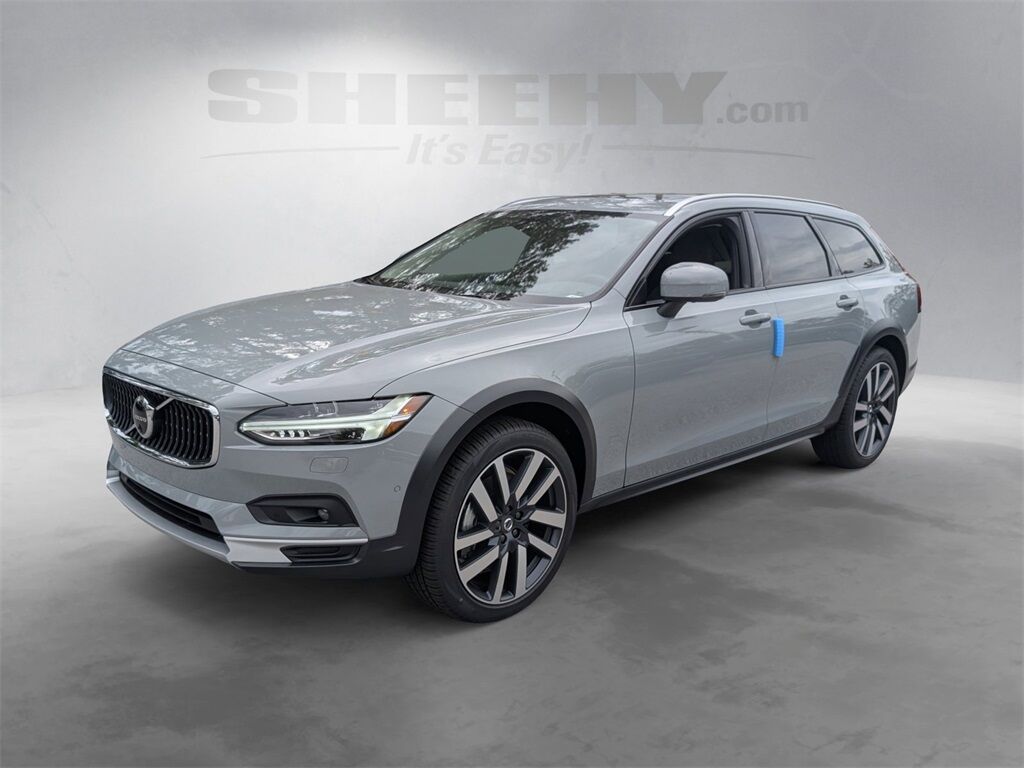 2025 Volvo V90 Cross Country B6 Hunt Valley MD