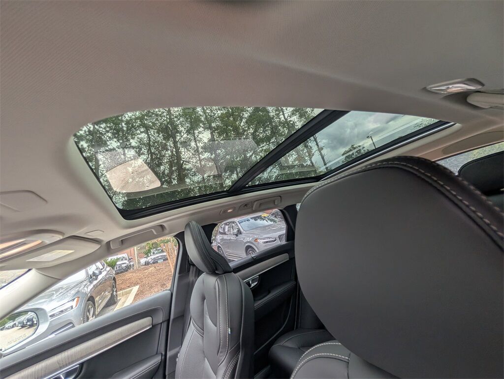 2025 Volvo V90 Cross Country B6 Hunt Valley MD