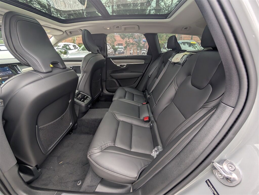2025 Volvo V90 Cross Country B6 Hunt Valley MD