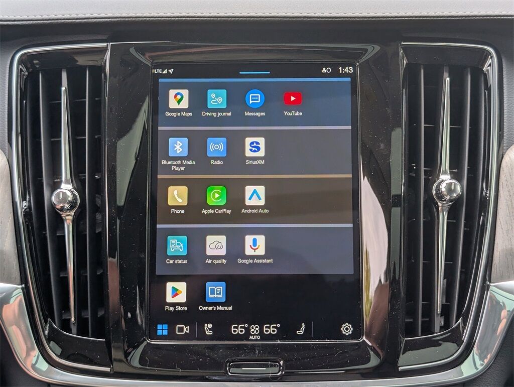 2025 Volvo V90 Cross Country B6 Hunt Valley MD