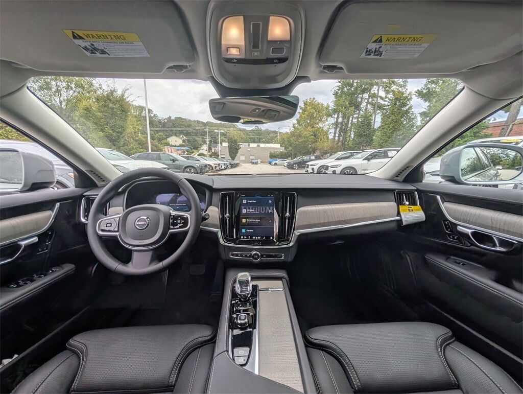 2025 Volvo V90 Cross Country B6 Hunt Valley MD