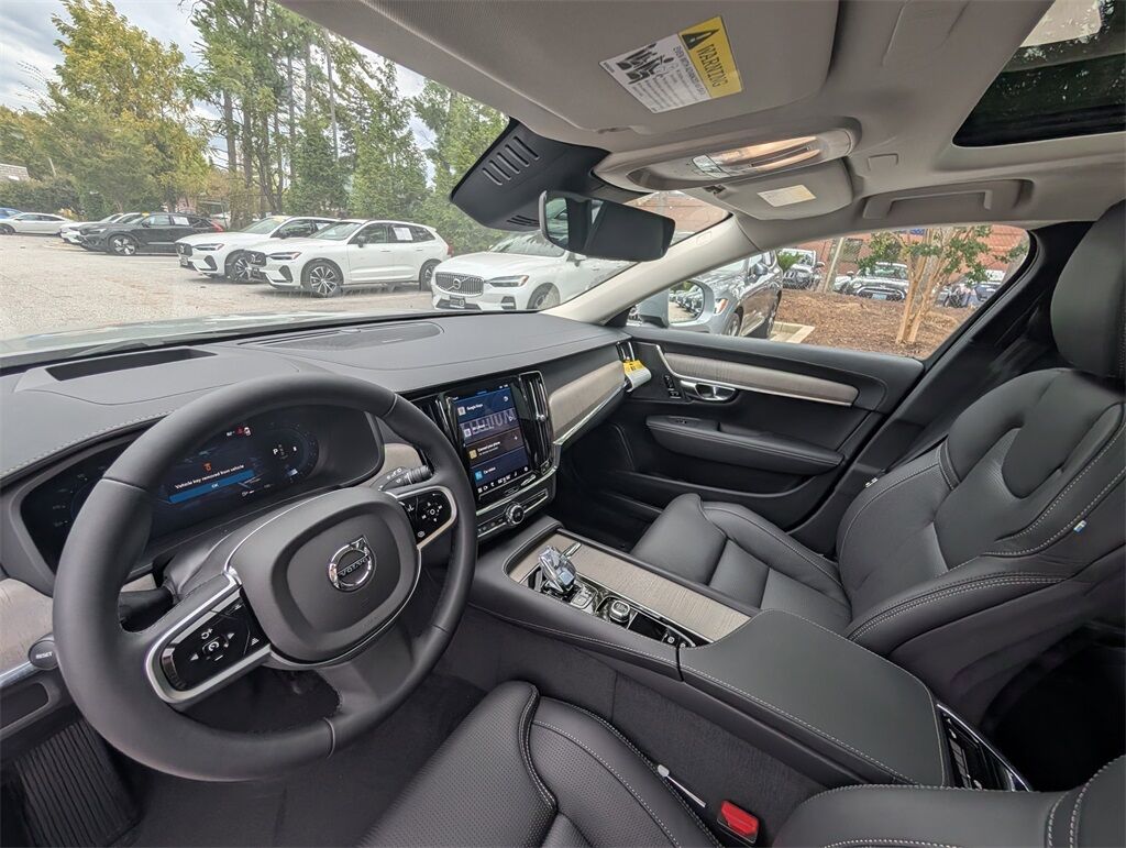 2025 Volvo V90 Cross Country B6 Hunt Valley MD