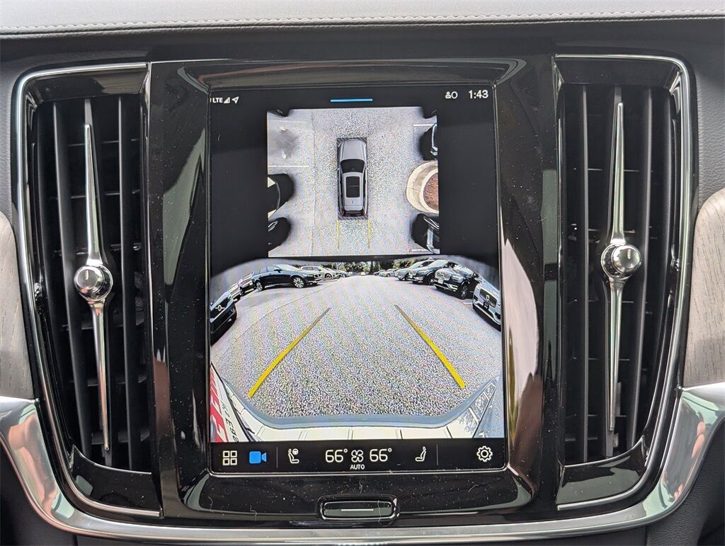 2025 Volvo V90 Cross Country B6 Hunt Valley MD