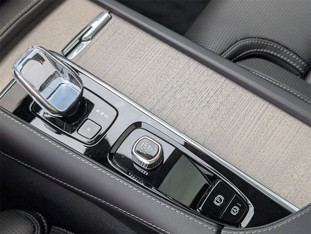 2025 Volvo V90 Cross Country B6 Hunt Valley MD