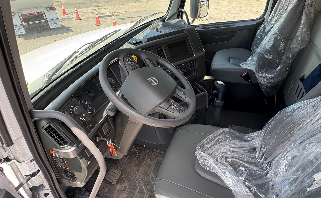 2025 Volvo VHD64B 20 Yd Babco Dump Truck Tampa FL