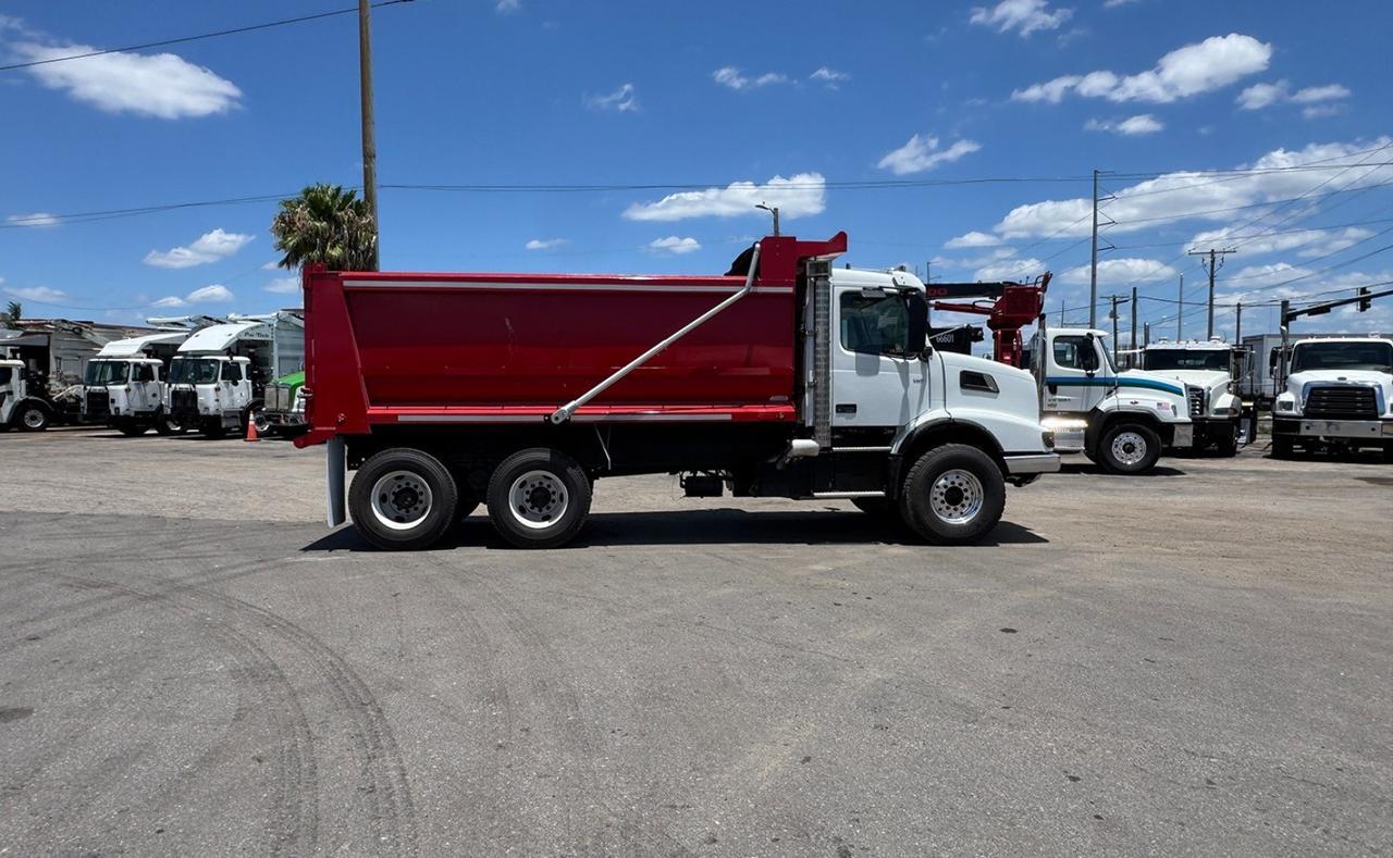 2025 Volvo VHD64B 20 Yd Babco Dump Truck
