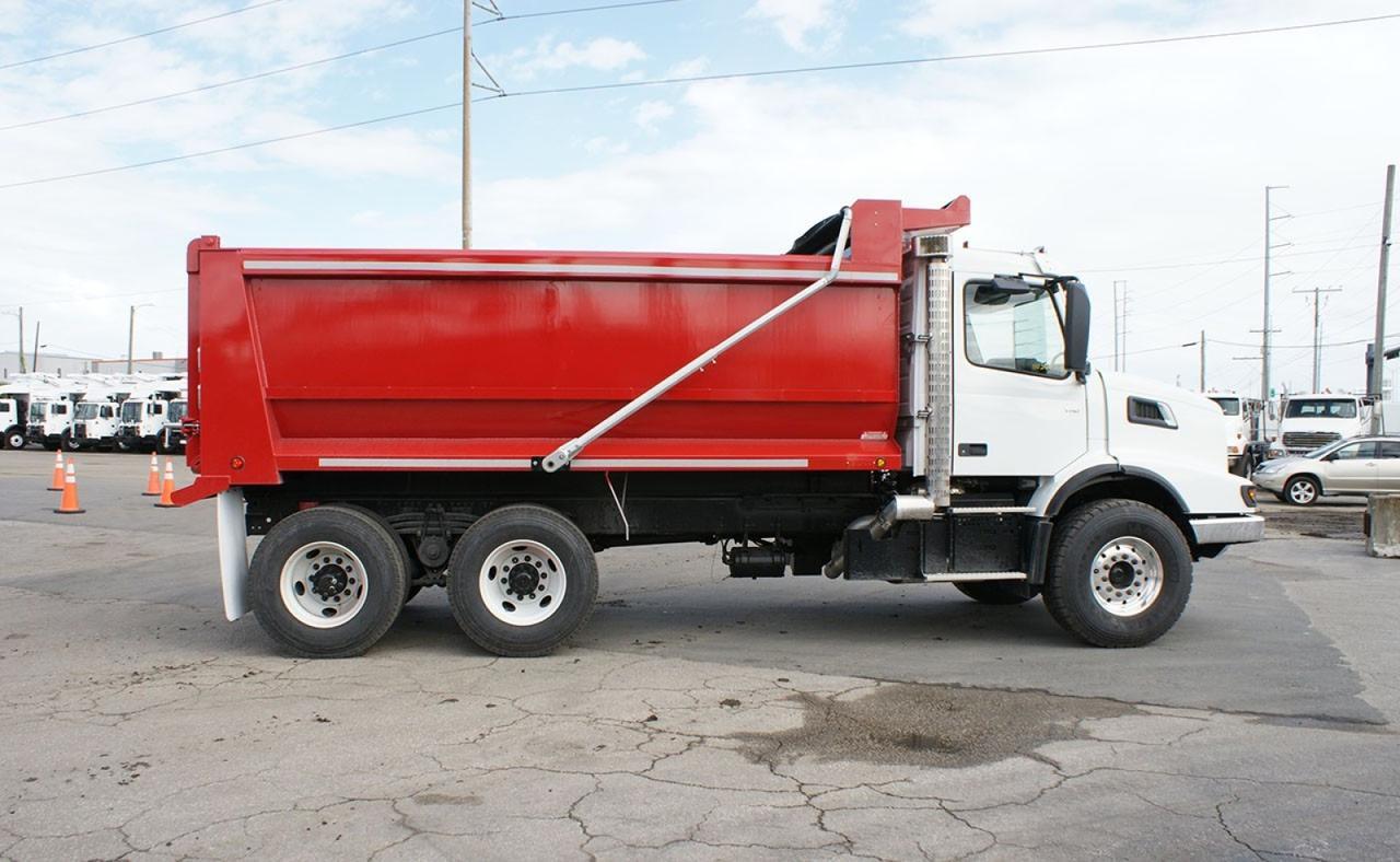 2025 Volvo VHD64B 20 Yd Babco Dump Truck