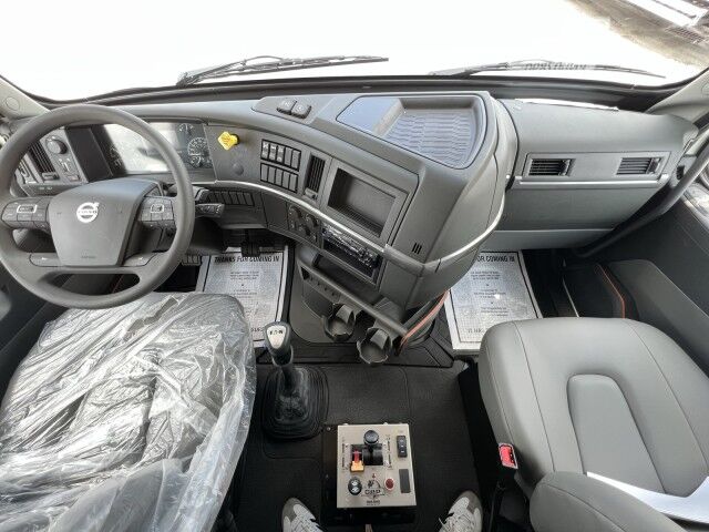 2025 Volvo VHD64B300 16&apos; BABCO Steel Dump Truck Miami FL
