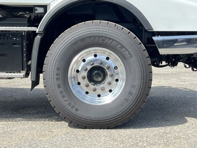 2025 Volvo VHD64B300 24' BABCO Steel Flatbed (Donkey Forklift NOT Included) Miami FL