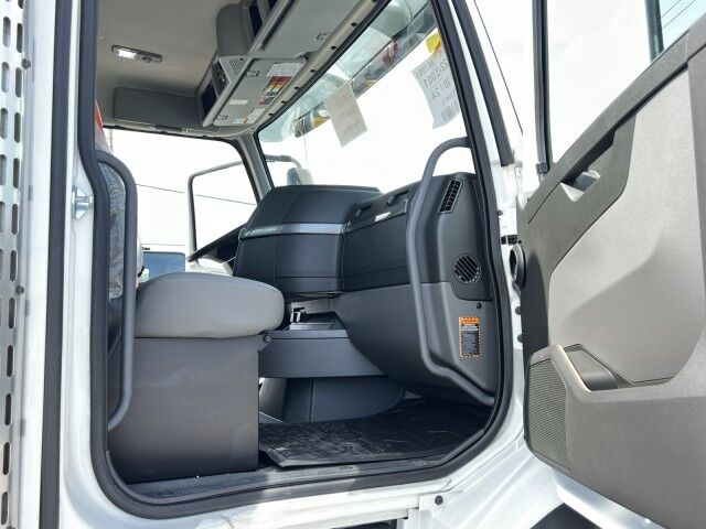 2025 Volvo VHD64B300 24&apos; BABCO Steel Flatbed (Donkey Forklift NOT Included) Miami FL