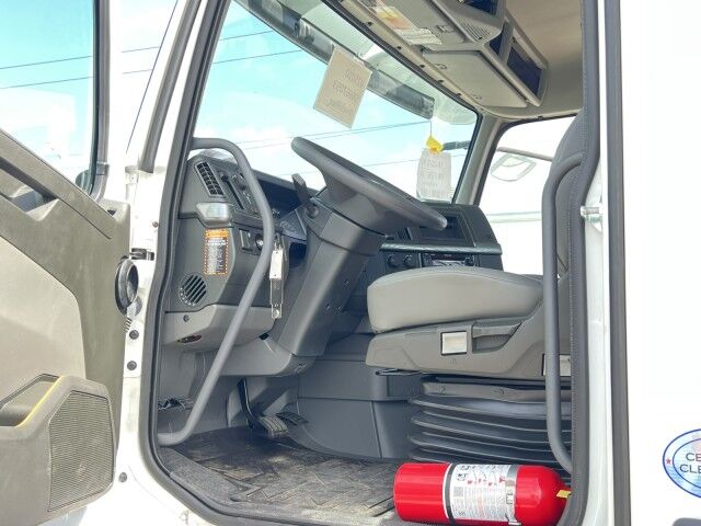 2025 Volvo VHD64B300 24&apos; BABCO Steel Flatbed (Donkey Forklift NOT Included) Miami FL