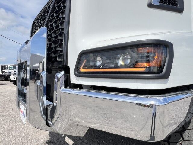 2025 Volvo VHD64B300 24&apos; BABCO Steel Flatbed (Donkey Forklift NOT Included) Miami FL