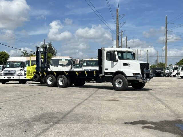 2025 Volvo VHD64B300 24&apos; BABCO Steel Flatbed (Donkey Forklift NOT Included) Miami FL