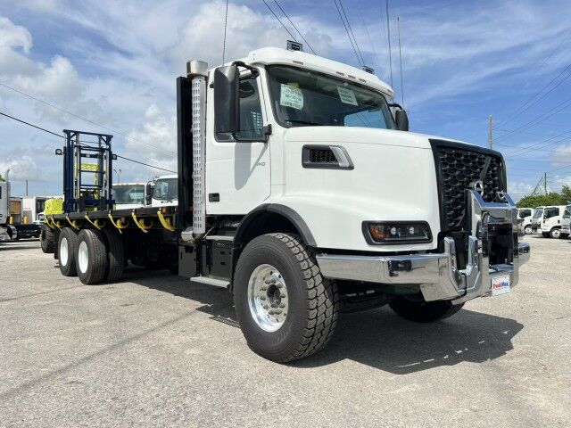 2025 Volvo VHD64B300 24&apos; BABCO Steel Flatbed (Donkey Forklift NOT Included) Miami FL