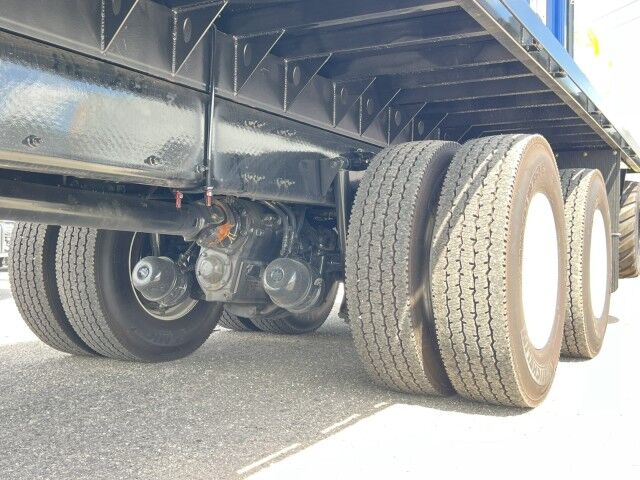 2025 Volvo VHD64B300 24' BABCO Steel Flatbed (Donkey Forklift NOT Included) Miami FL