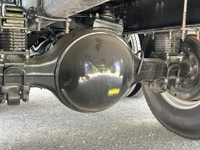 2025 Volvo VHD64B300 24' BABCO Steel Flatbed (Donkey Forklift NOT Included) Miami FL