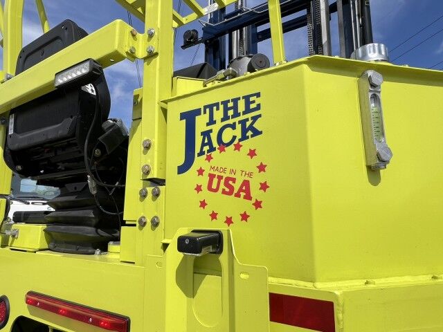 2025 Volvo VHD64B300 24' BABCO Steel Flatbed (Donkey Forklift NOT Included) Miami FL