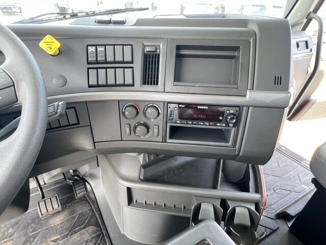 2025 Volvo VHD64B300 24' BABCO Steel Flatbed (Donkey Forklift NOT Included) Miami FL