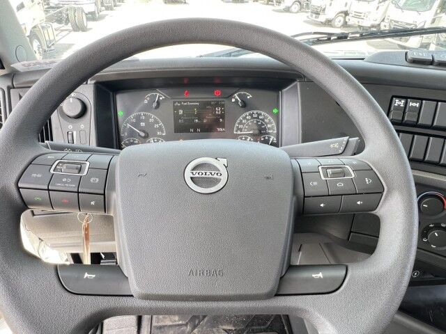 2025 Volvo VHD64B300 24' BABCO Steel Flatbed (Donkey Forklift NOT Included) Miami FL