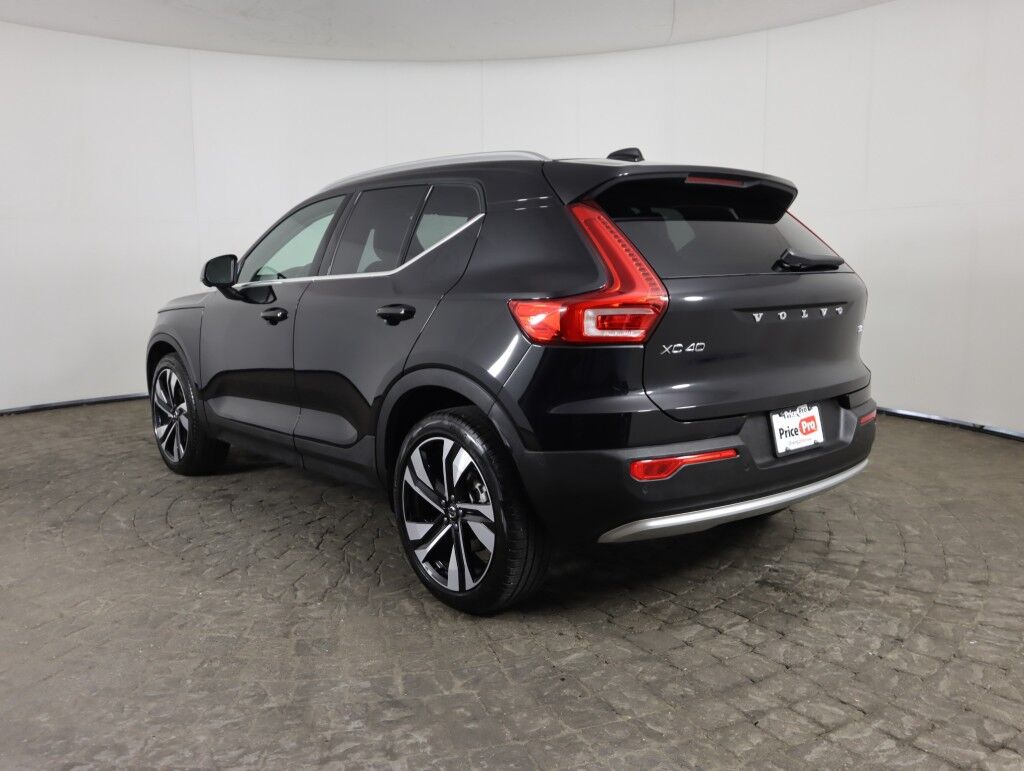 2025 Volvo XC40 AWD Plus Bright Theme Maumee OH