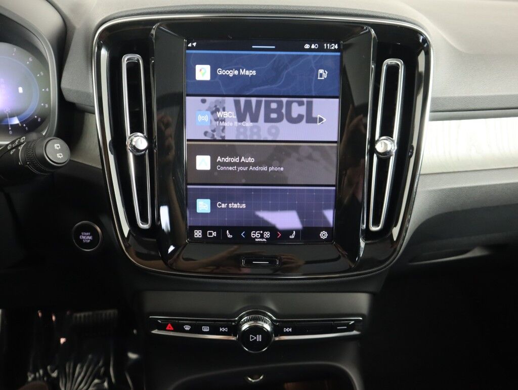 2025 Volvo XC40 AWD Plus Bright Theme Maumee OH