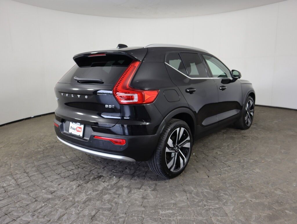 2025 Volvo XC40 AWD Plus Bright Theme Maumee OH