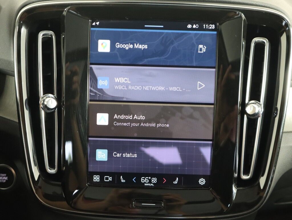 2025 Volvo XC40 AWD Plus Bright Theme Maumee OH
