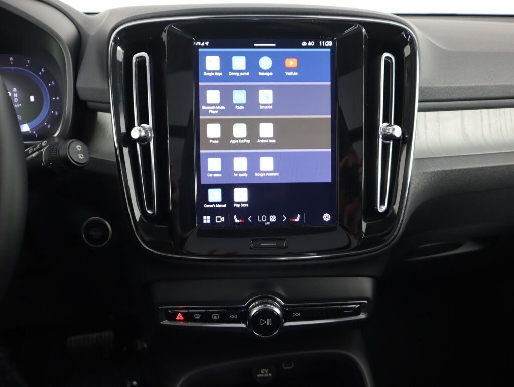 2025 Volvo XC40 AWD Plus Dark Theme Maumee OH