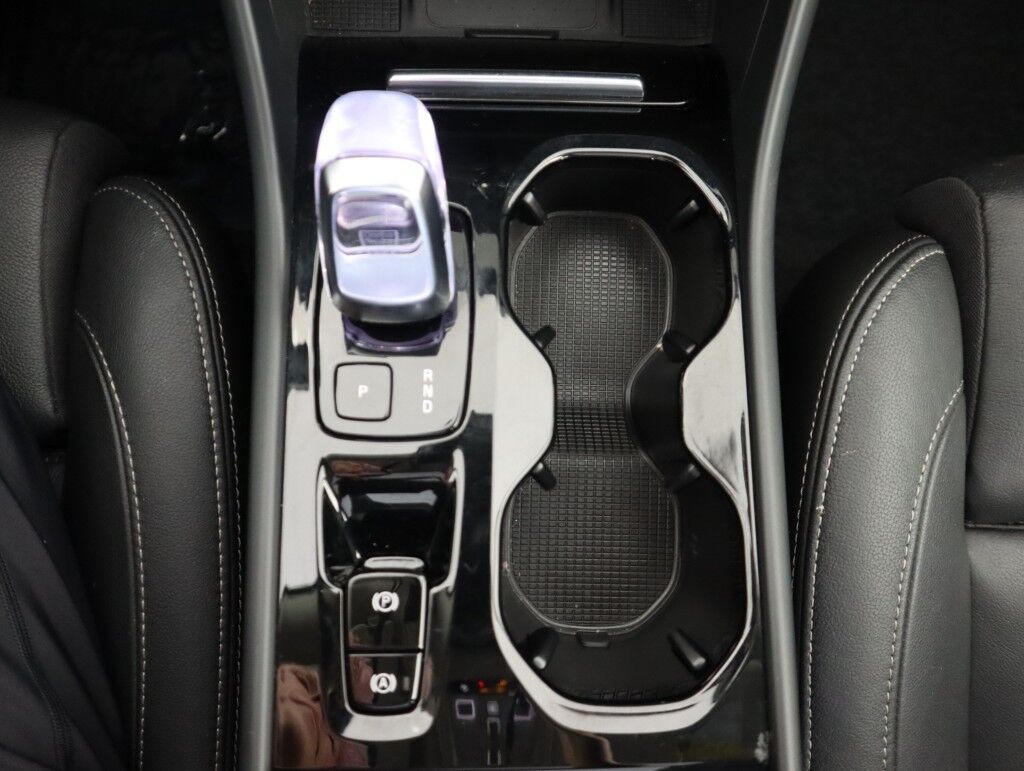 2025 Volvo XC40 AWD Plus Dark Theme Maumee OH