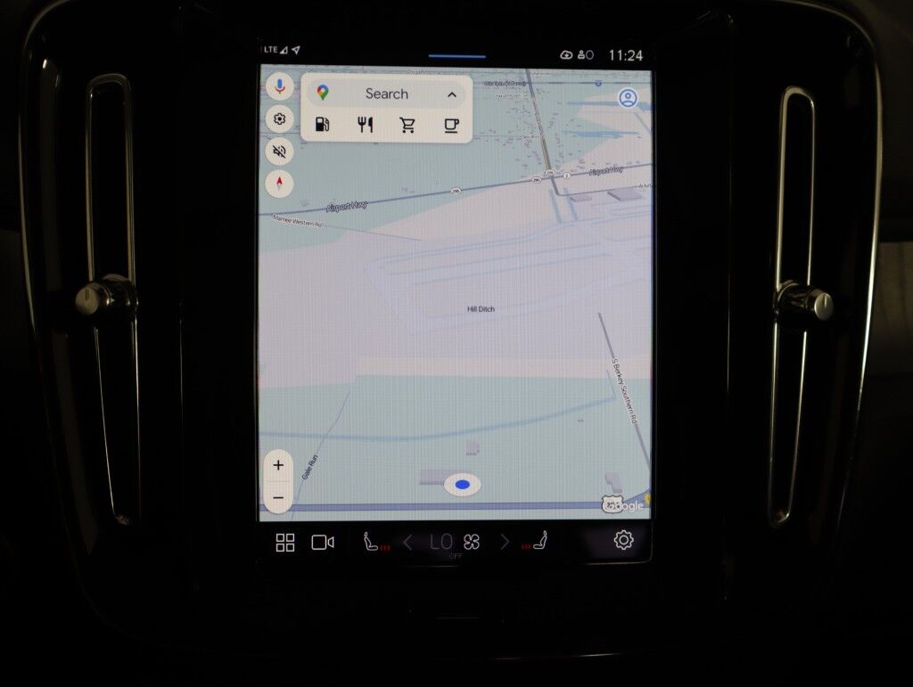 2025 Volvo XC40 AWD Plus Dark Theme Maumee OH