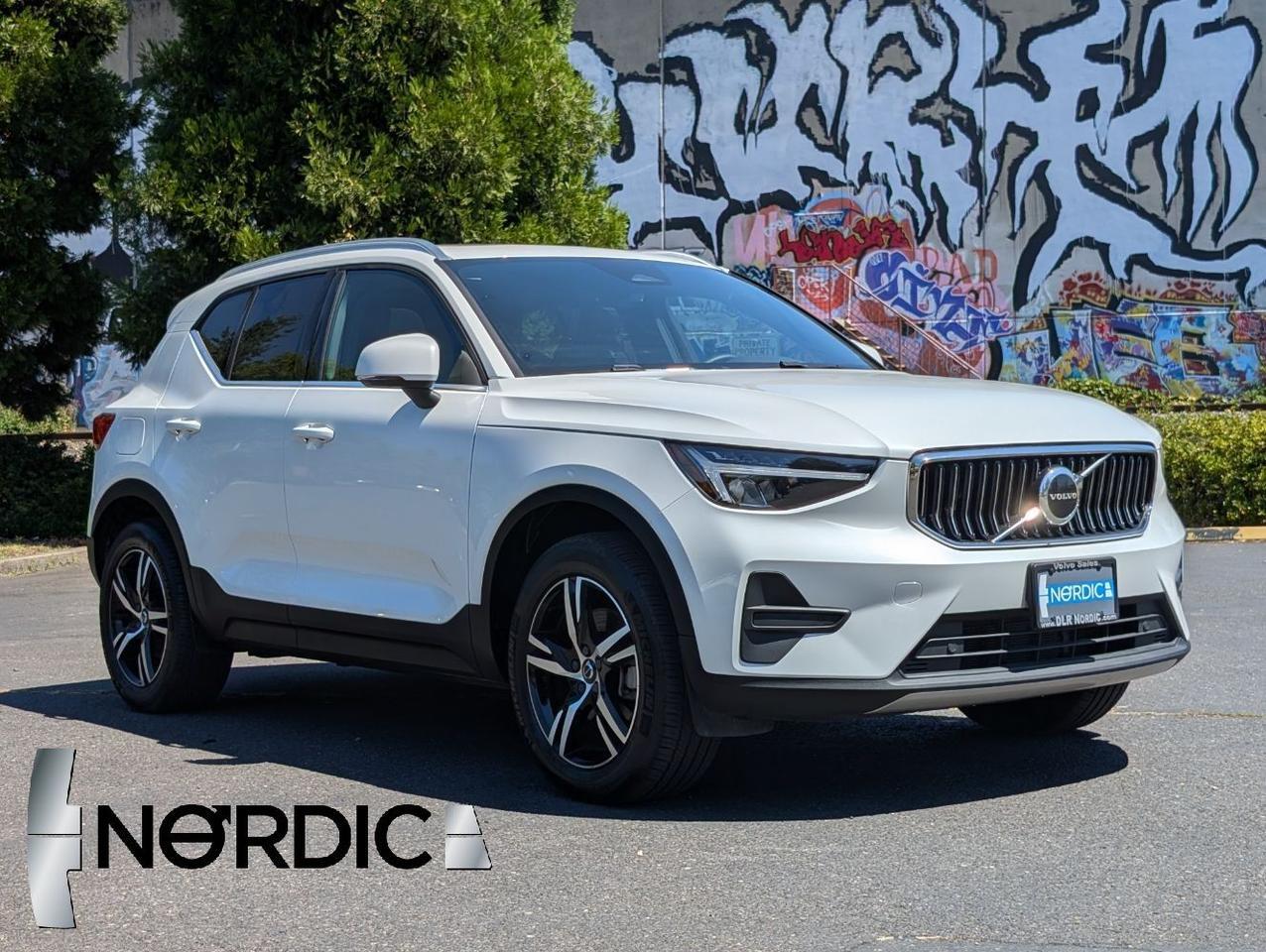 2022 Volvo XC90 T5 AWD Momentum photo 39