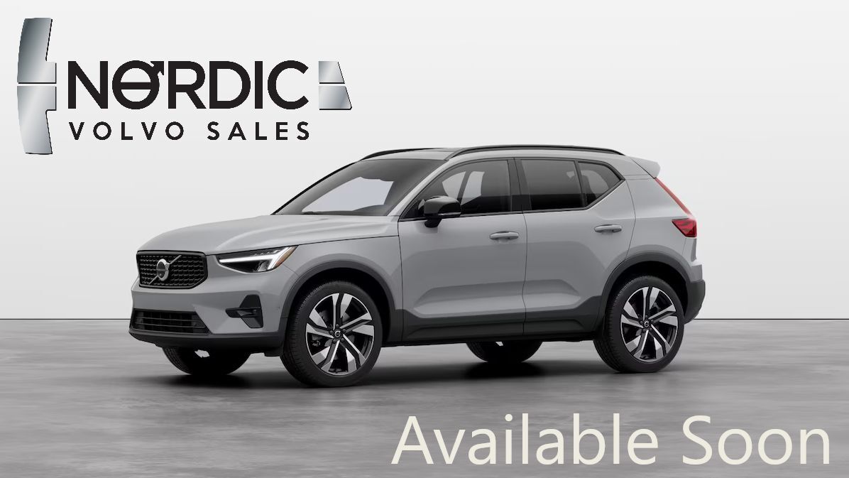 2025 Volvo XC40 B5 AWD Hybrid PLUS w/High Performance Audio, Pano Roof, 360 Cam, Heated Leather Seats Portland OR