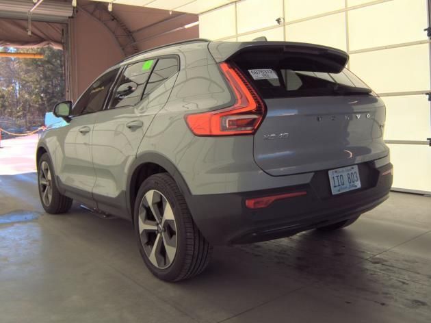 2025 Volvo XC40 B5 AWD Hybrid PLUS w/High Performance Sound, 360 Cam, Pano Roof, 4 Heated Seats & Wheel Portland OR